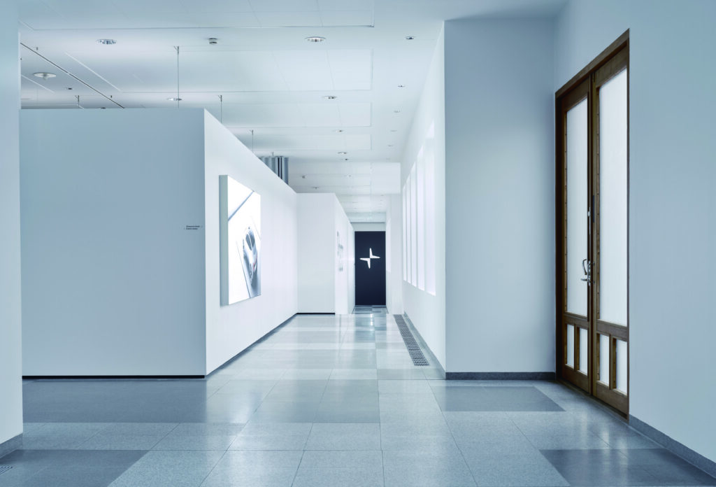 디자인계의 길잡이가 된 모빌리티의 신성, 폴스타 4 230426000000089 O