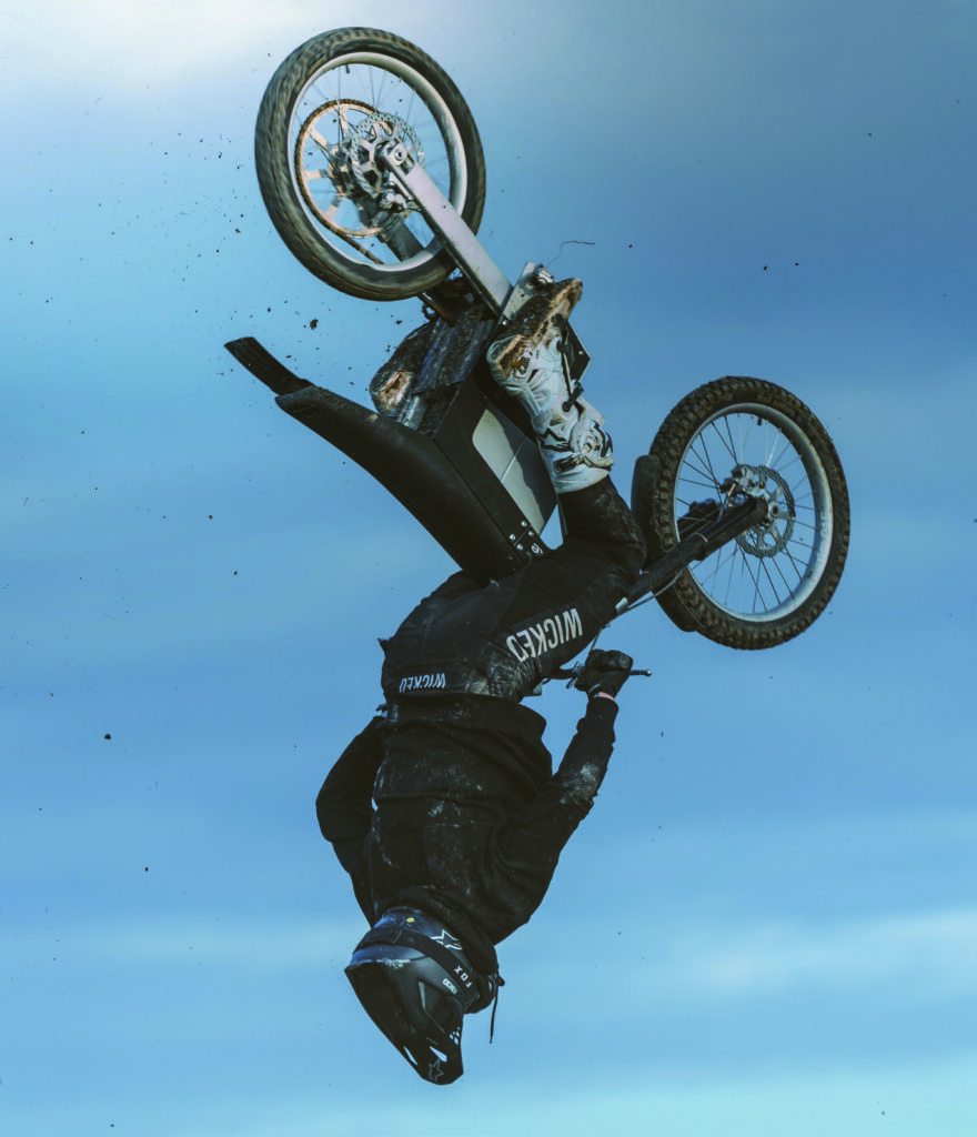 달콤한 디자인 위에 지속 가능성 한 스푼, 케이크 5 230426000000103 O