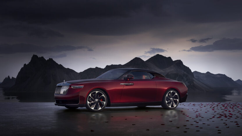 롤스로이스 라 로즈 누아르 드롭테일 1 03 La Rose Noire Droptail scaled