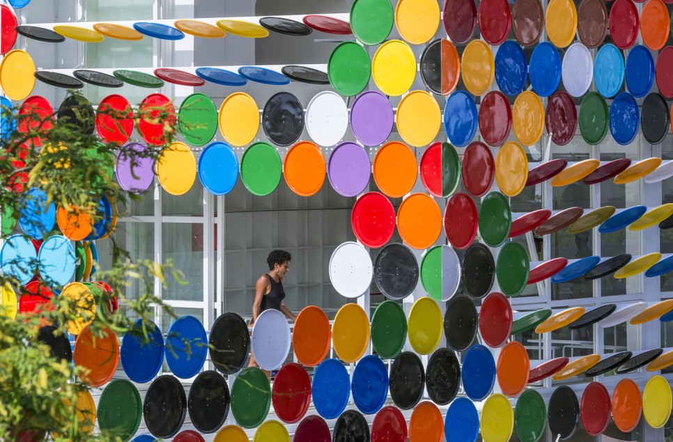 색의 경쾌함이 느껴지는 디자인 4 04 6