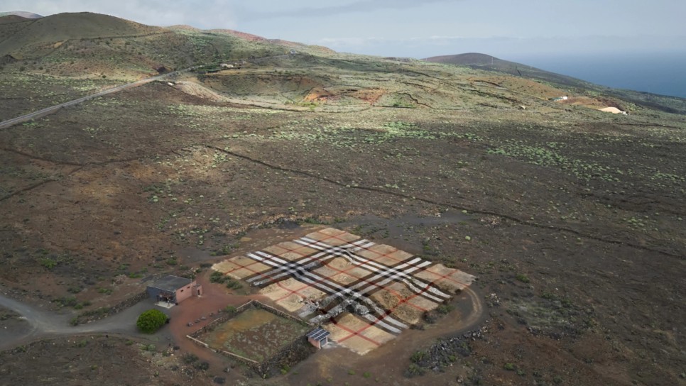 남아공 자연 위에 그린 버버리 체크 패턴 2 1 15