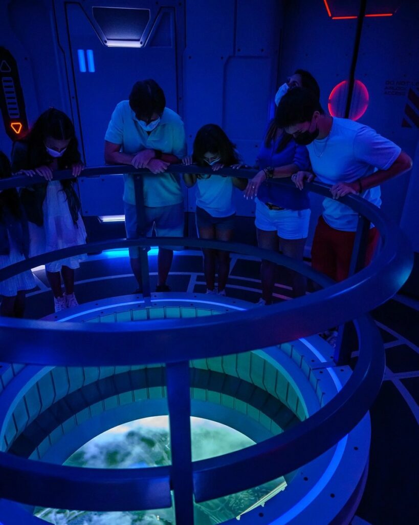 우주 정거장 레스토랑 콘셉트의 공간, 스페이스 220 10 10 11