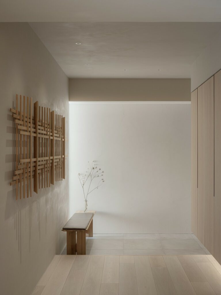 게이지 아시자와 디자인의 도심 속 미니멀리즘 하우스 10 10