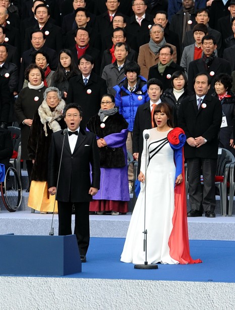 BTS·아이유·에스파… 수많은 아이돌이 거쳐간 디자이너, 데니쉐르 바이 서승연 ① 12 12 13