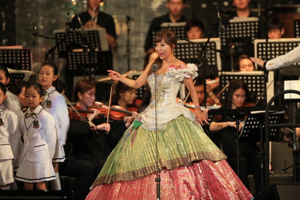 BTS·아이유·에스파… 수많은 아이돌이 거쳐간 디자이너, 데니쉐르 바이 서승연 ① 13 13 11