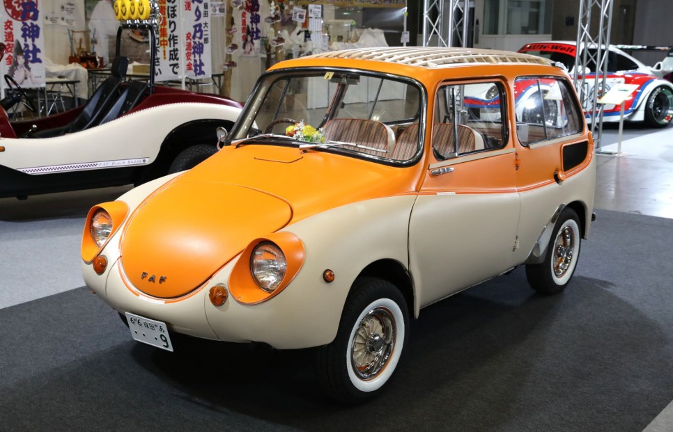 20세기의 빈티지한 매력을 가진 아웃도어 자동차들 11 20세기의 빈티지한 매력을 가진 아웃도어 자동차들 4