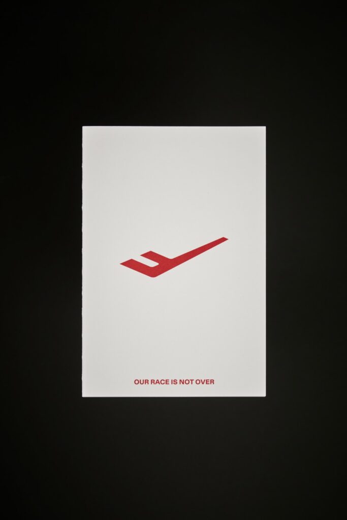 프로-스펙스 브랜드북 <우리의 레이스는 끝나지 않았다> 5 230315 프로스펙스 아트북 29363 복사 1