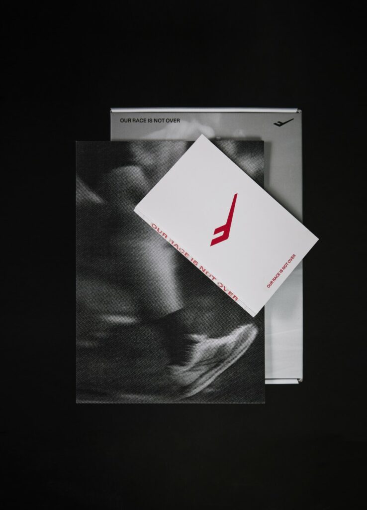 프로-스펙스 브랜드북 <우리의 레이스는 끝나지 않았다> 16 230315 프로스펙스 아트북 29393 복사