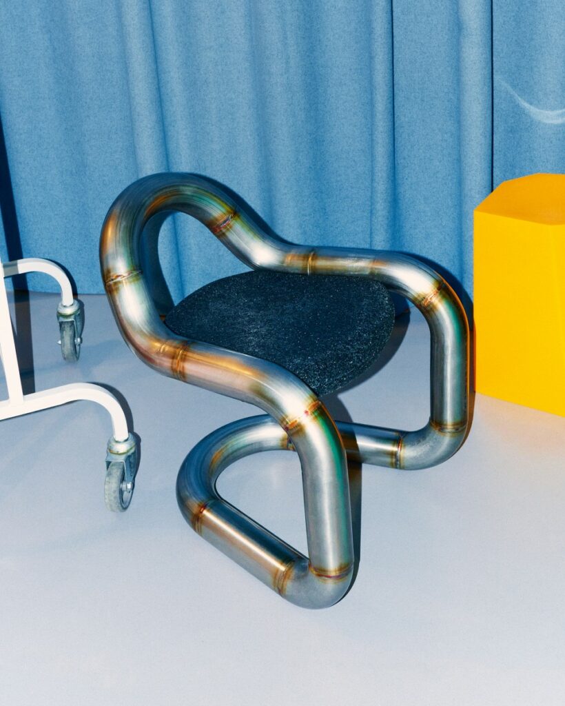 런던의 하이퍼 로컬 브랜드 ‘아틀리에100’ 5 3 Stainless Steel Tubular Chair by Andu Masebo. Photographer Trisha Ward St