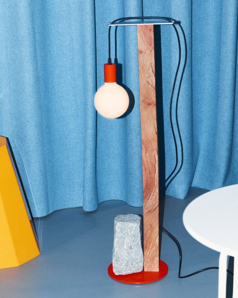 런던의 하이퍼 로컬 브랜드 ‘아틀리에100’ 7 4 London Cobblestone Floor Light by Mitre Mondays. Photographer Trisha War