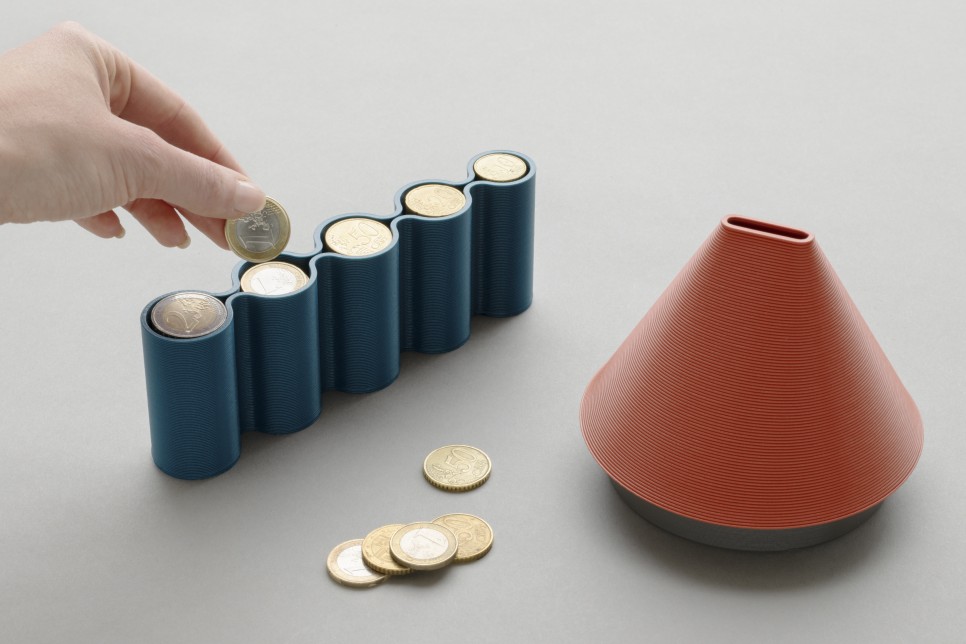 그거 어디서 샀어? 유럽에서 온 친환경 오피스 액세서리 ‘비프렌즈’ 5 5 여기저기 굴러다니는 동전 모여라 전통적인 저금통을 재해석한 Coin Collector와 Coin Bank. ©Bene GmbH I