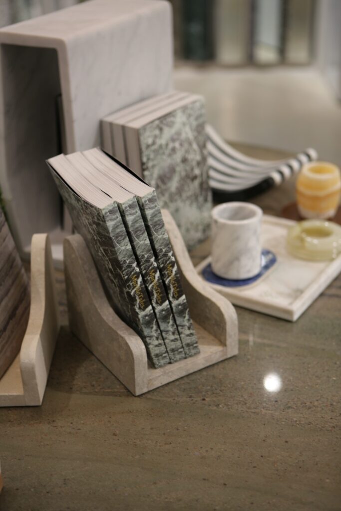 “대리석은 신이 그린 그림이다” 7 7 7