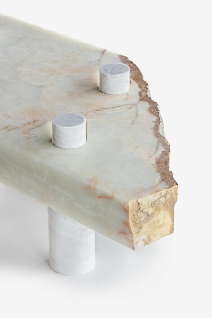 “대리석은 신이 그린 그림이다” 8 8 3