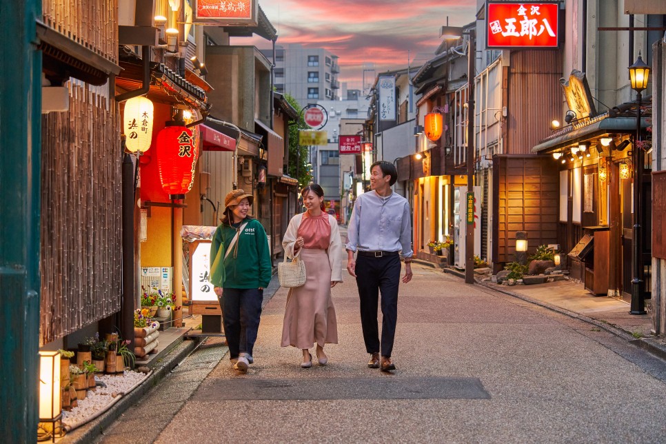 도심 여행의 베이스캠프, OMO 6 Activity Go KINJO tour guide OMO5 Kanazawa Katamachi by Hoshino Resorts