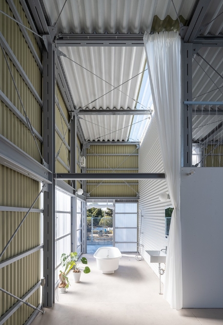 창고를 개조해 지은 집의 모습은? 2 Arii Irie Architects 1