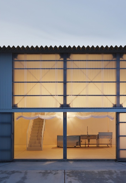 창고를 개조해 지은 집의 모습은? 1 Arii Irie Architects 6