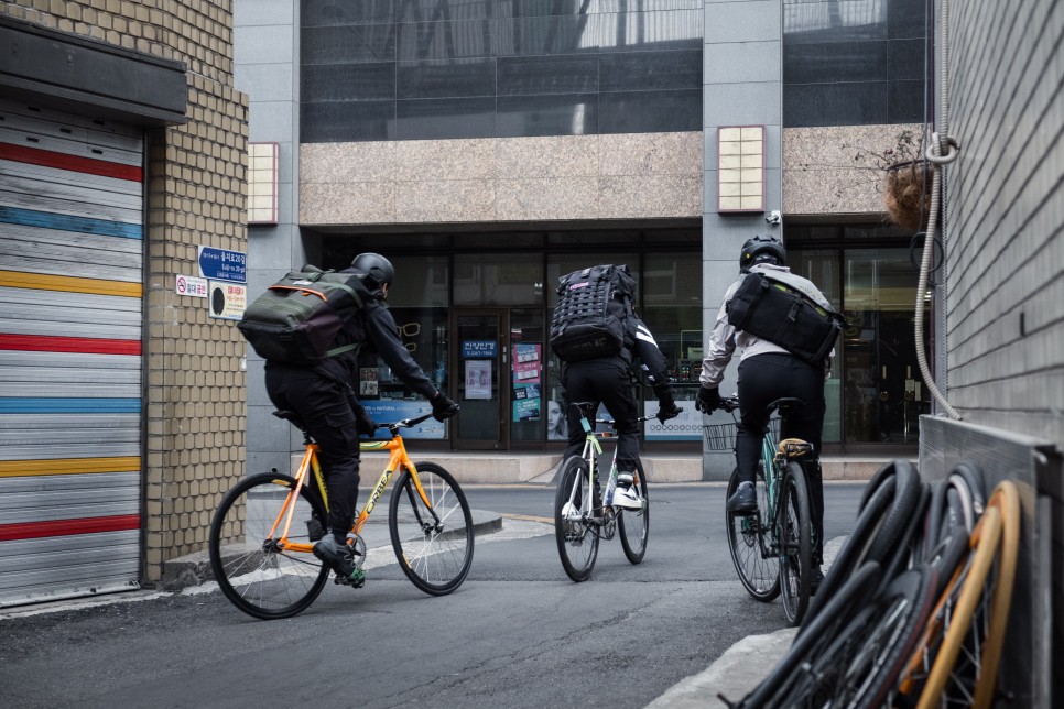 프로-스펙스 브랜드북 <우리의 레이스는 끝나지 않았다> 8 DSCF3524