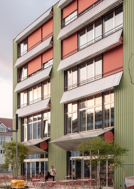 창고를 개조해 지은 집의 모습은? 11 Esch Sintzel Architekten 3