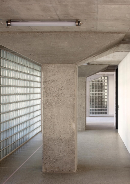 창고를 개조해 지은 집의 모습은? 15 Esch Sintzel Architekten 5