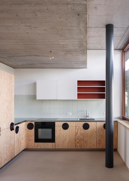 창고를 개조해 지은 집의 모습은? 13 Esch Sintzel Architekten 6