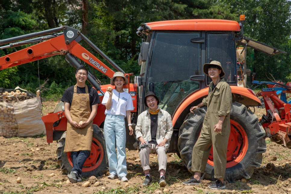 감자에 진심인 이들이 만든 공간, 감자유원지 ① 5 TRC 단체사진 05