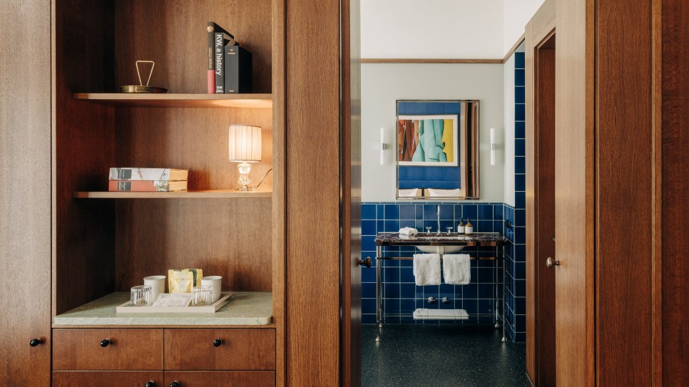 20세기로 돌아간 듯, 과거의 향수를 느낄 수 있는 베를린 호텔 6 chateau royal irina kromayer dezeen 2364 soc