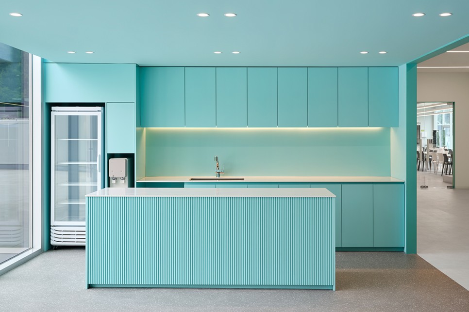 그릭요거트 브랜드 '요즘'의 신사옥은 어떤 모습일까? 7 다나함어소시에이트 요즘오피스 9