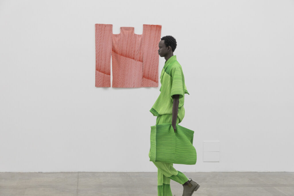 이세이 미야케 옴므 2024 가을·겨울 컬렉션 4 AW24 25 HOMME PLISSE ISSEY MIYAKE SHOW PICTURES 8