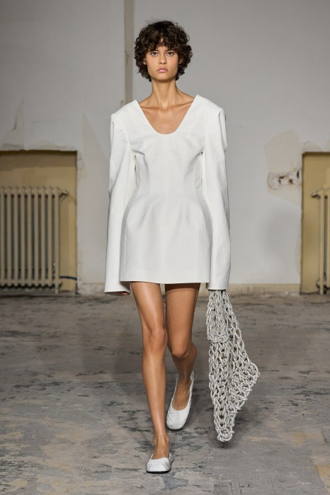 봄빛이 내린다! 예쁨이 넘치는 올해의 키 컬러 6 27 23 4