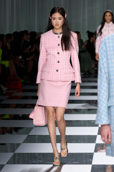 봄빛이 내린다! 예쁨이 넘치는 올해의 키 컬러 6 32 28