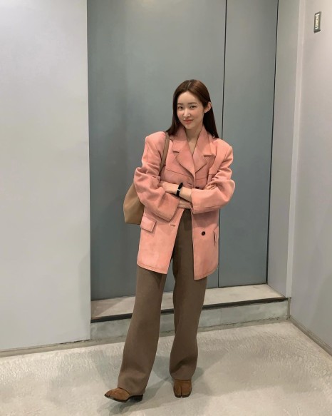 봄빛이 내린다! 예쁨이 넘치는 올해의 키 컬러 6 7 3 15