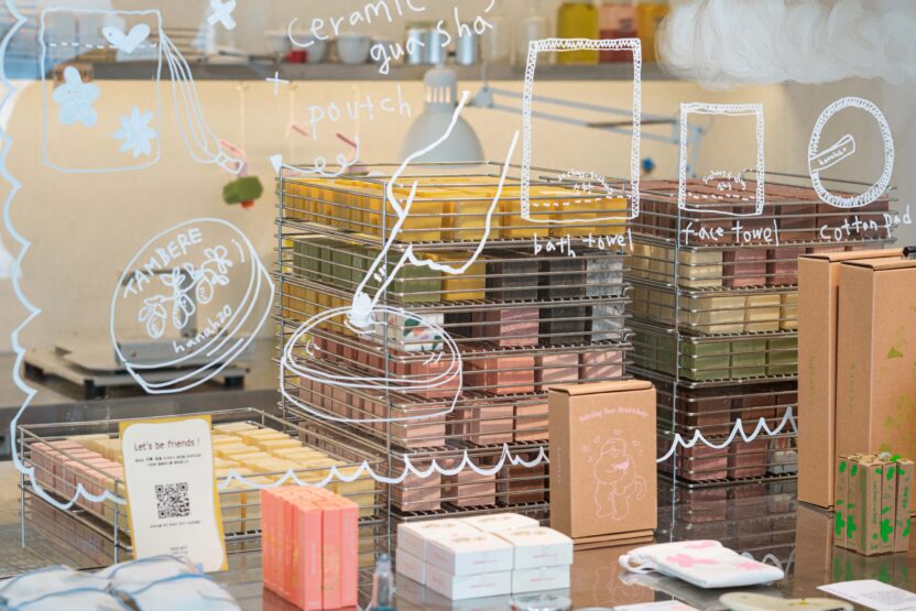 한아조 비누 작업자들이 보이는 공간 디자인 6 DSC02502