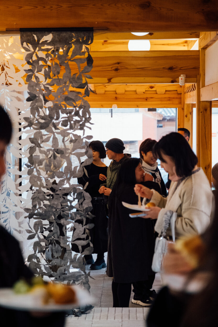 공공한옥 서촌라운지에서 만나는 한지 공예의 재해석 1 DSCF1167