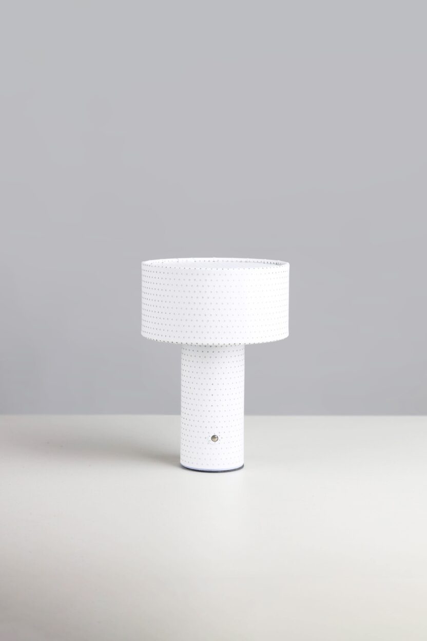 협업의 아이콘으로, 디자이너 김하늘 2 Portable screen lamp1