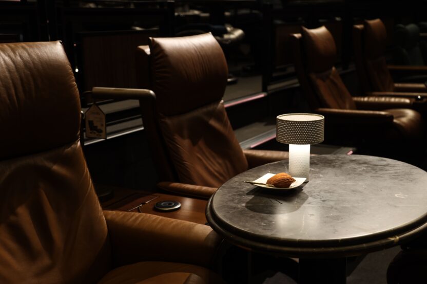 협업의 아이콘으로, 디자이너 김하늘 4 Portable screen lamp16