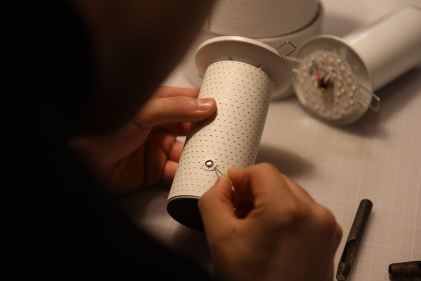 협업의 아이콘으로, 디자이너 김하늘 21 WIP Portable Screen Lamp3