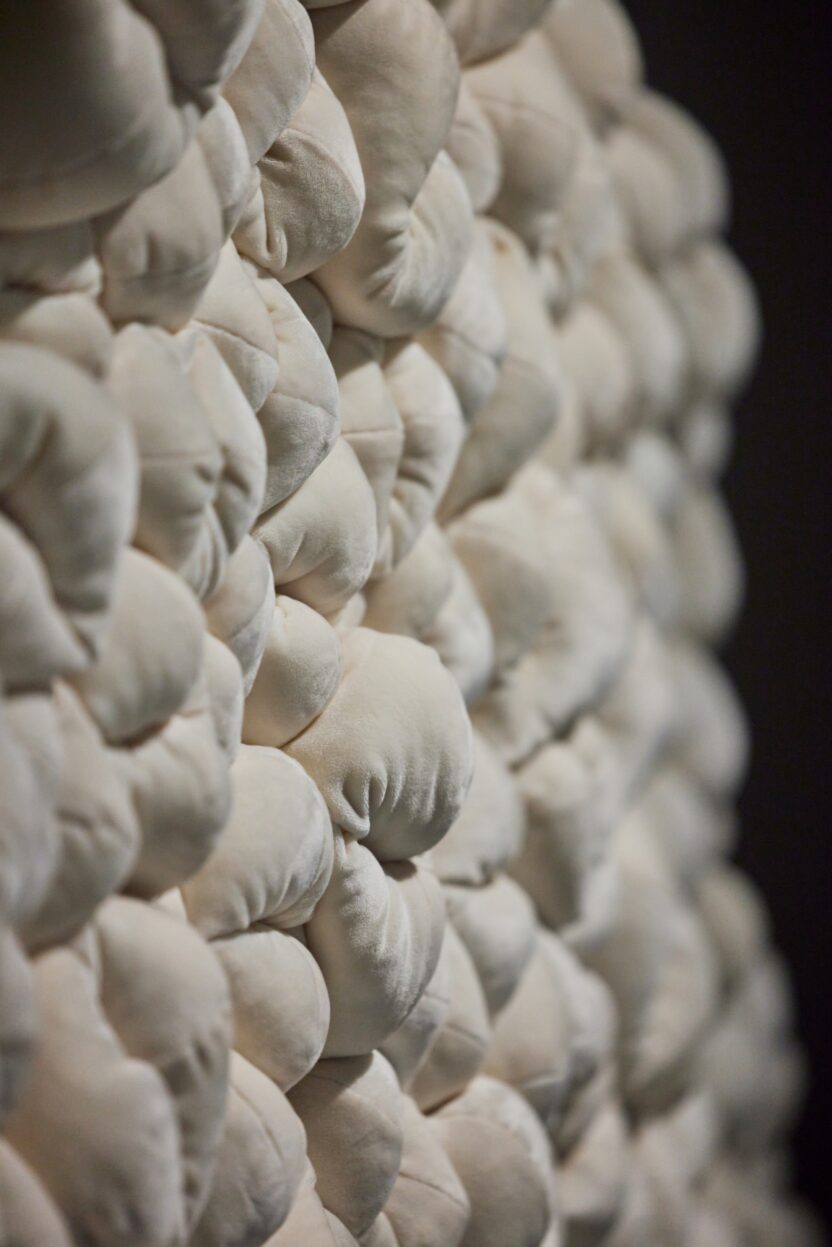 섬유공예작가 인영혜, 울퉁불퉁한 덩어리의 정체를 말하다 2 resize 21 바이 파운드리 서울 전경 이미지 c 파운드리 서울 photo by 노경 1