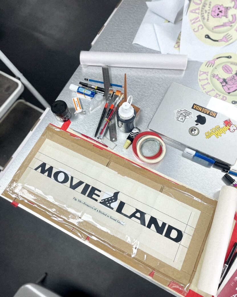 이야기를 파는 디자이너의 영화관, 무비랜드 10 로고스케치 7