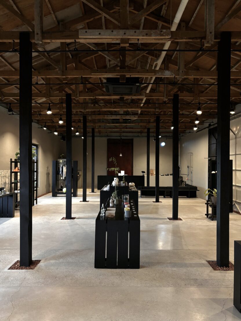 지구를 아끼는 마음으로 취향을 탐미하는 곳, 점 jeom 1 0