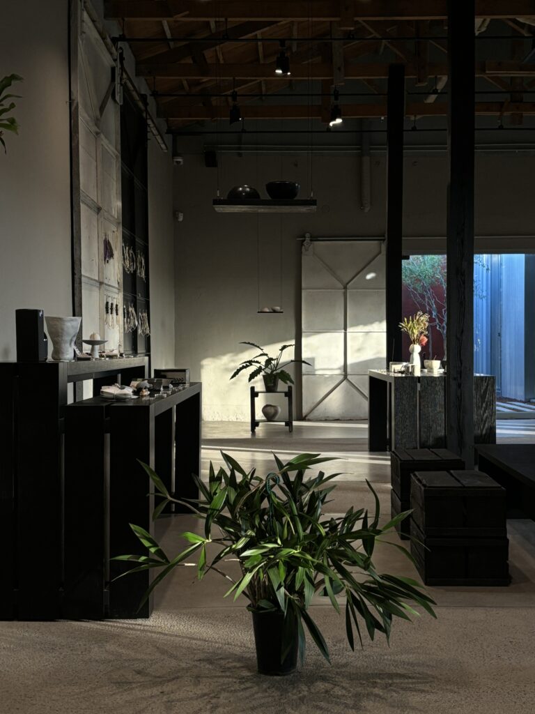 지구를 아끼는 마음으로 취향을 탐미하는 곳, 점 jeom 23 지구를 아끼는 마음으로 취향을 탐미하는 곳, 점 jeom