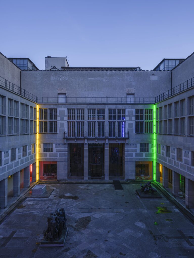 형광등이 빛의 예술이 되기까지 9 형광등이 빛의 예술이 되기까지