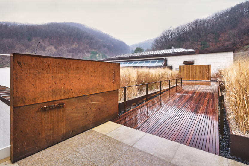 화담숲의 새로운 복합문화공간, 화담채 4 3 화담채 옥상정원 인피니티 풀 1