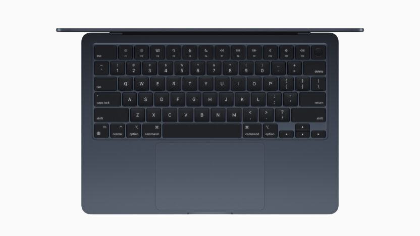 더욱 강력하고 아름다워진 디자이너의 동반자, 애플 M3 맥북 에어 4 Apple MacBook Air keyboard 240304
