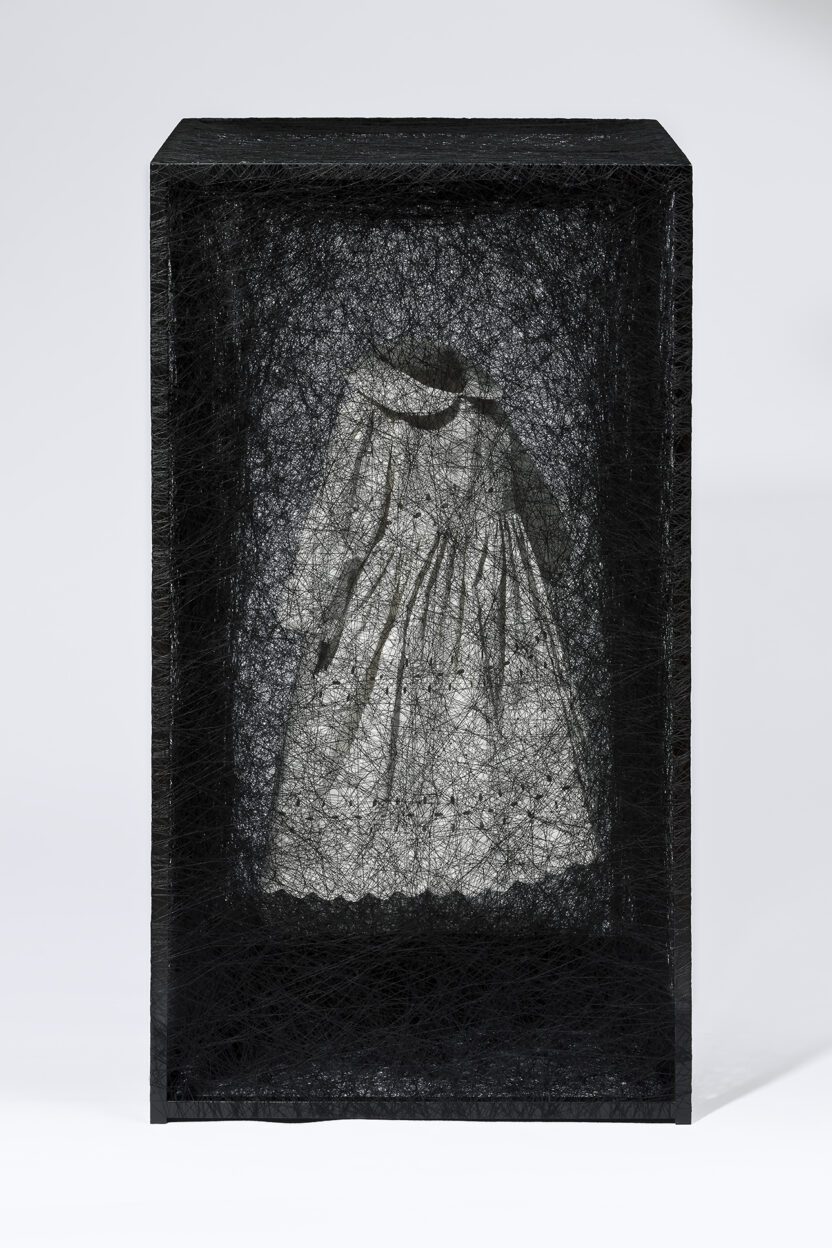 ArtBusan2024 가나아트 Shiota Chiharu 시오타 치하루 State of Being Dress 2023 Metal frame dress thread 80 x 45 x 45 cm