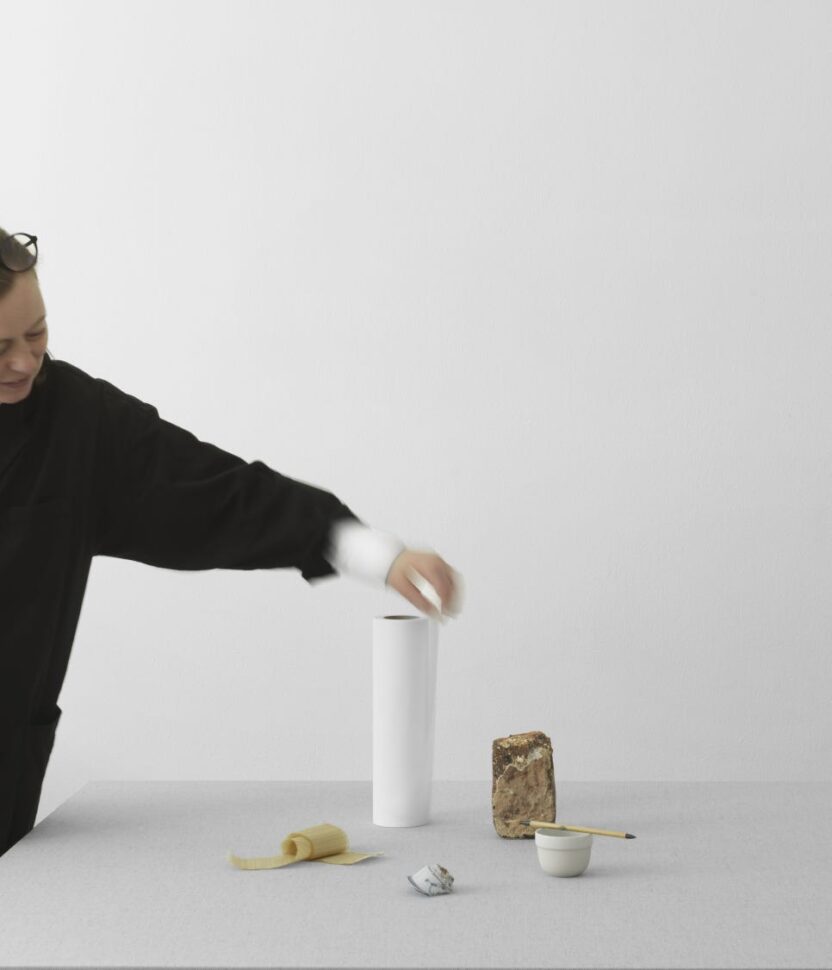 미니멀리즘의 대가, 덴마크 산업 디자이너 세실리에 만즈 6 CECILIE MANZ PORTRAIT PHOTO CREDITS JEPPE SORENSEN 0