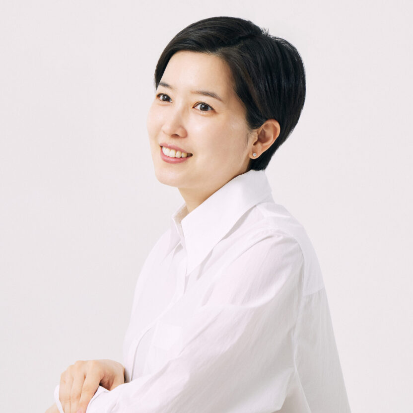 여전히 아름다운 폰트, 〈세상을 아름답게 하는 목소리: 아리따〉전 6 강유선 프로필 edited