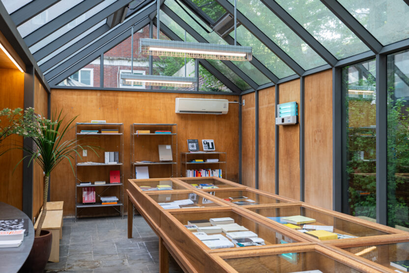 안그라픽스가 온실에 연 도서관 〈안쪽〉 14 안쪽 사진 2