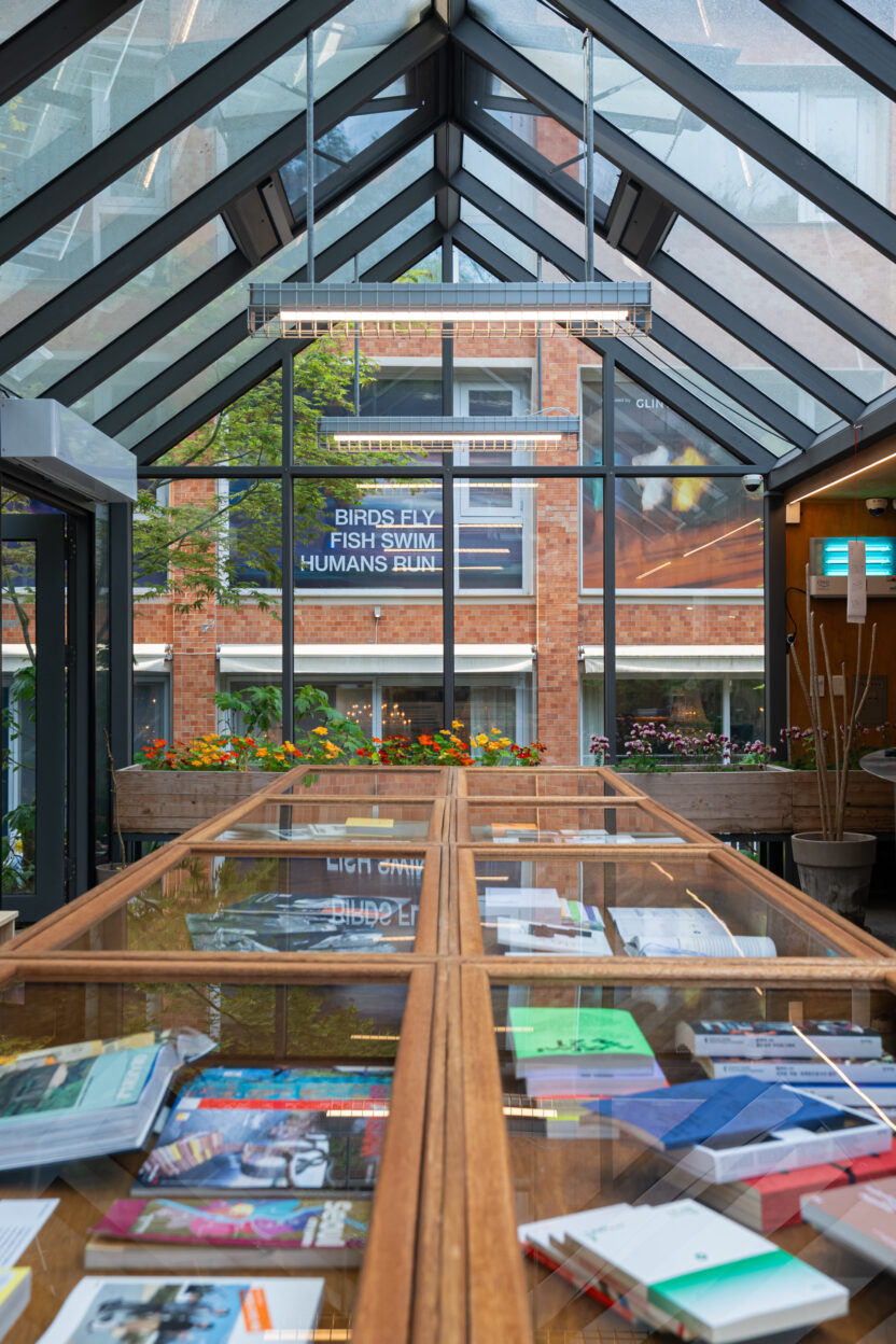 안그라픽스가 온실에 연 도서관 〈안쪽〉 15 안쪽 사진 4