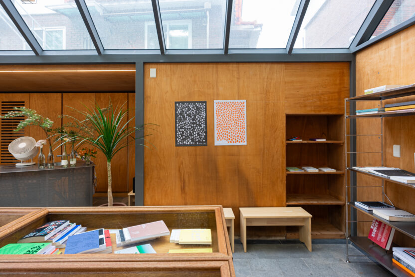 안그라픽스가 온실에 연 도서관 〈안쪽〉 8 안쪽 사진 7