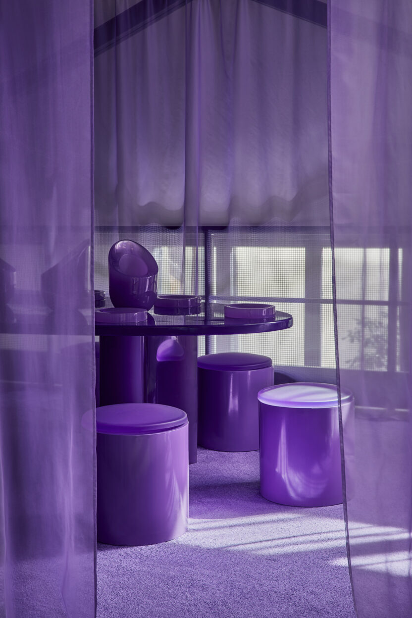 월간 〈디자인〉이 밀라노에서 주목한 전시 5 20 04 GC NILUFAR MDW24 OBJECTS OF COMMON INTEREST Purple Nebula Ph. Alejandro Ramirez Orozco